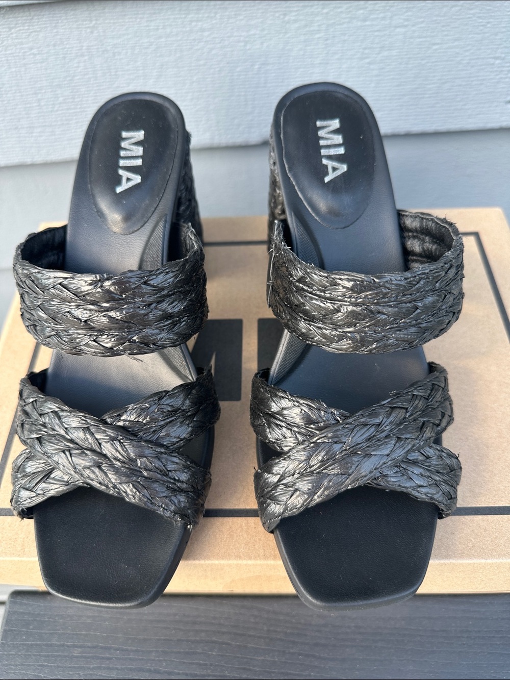 NWB MIA Frances Black Braided Raffia Block Heel Sandals 7.5